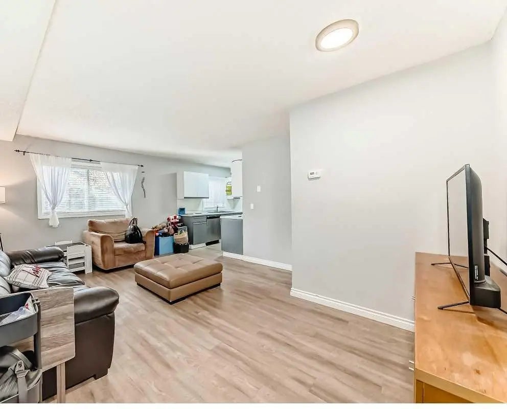 100, 2508 17 Street Southwest, Calgary – Residential Apartment Listing Photo 4