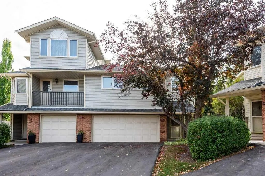 17 Millrise Lane Sw, Calgary