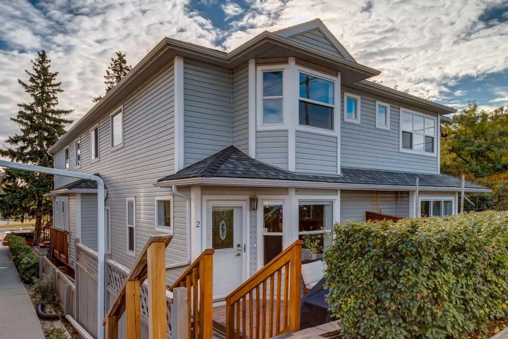 2, 2013 24 Street Sw, Calgary
