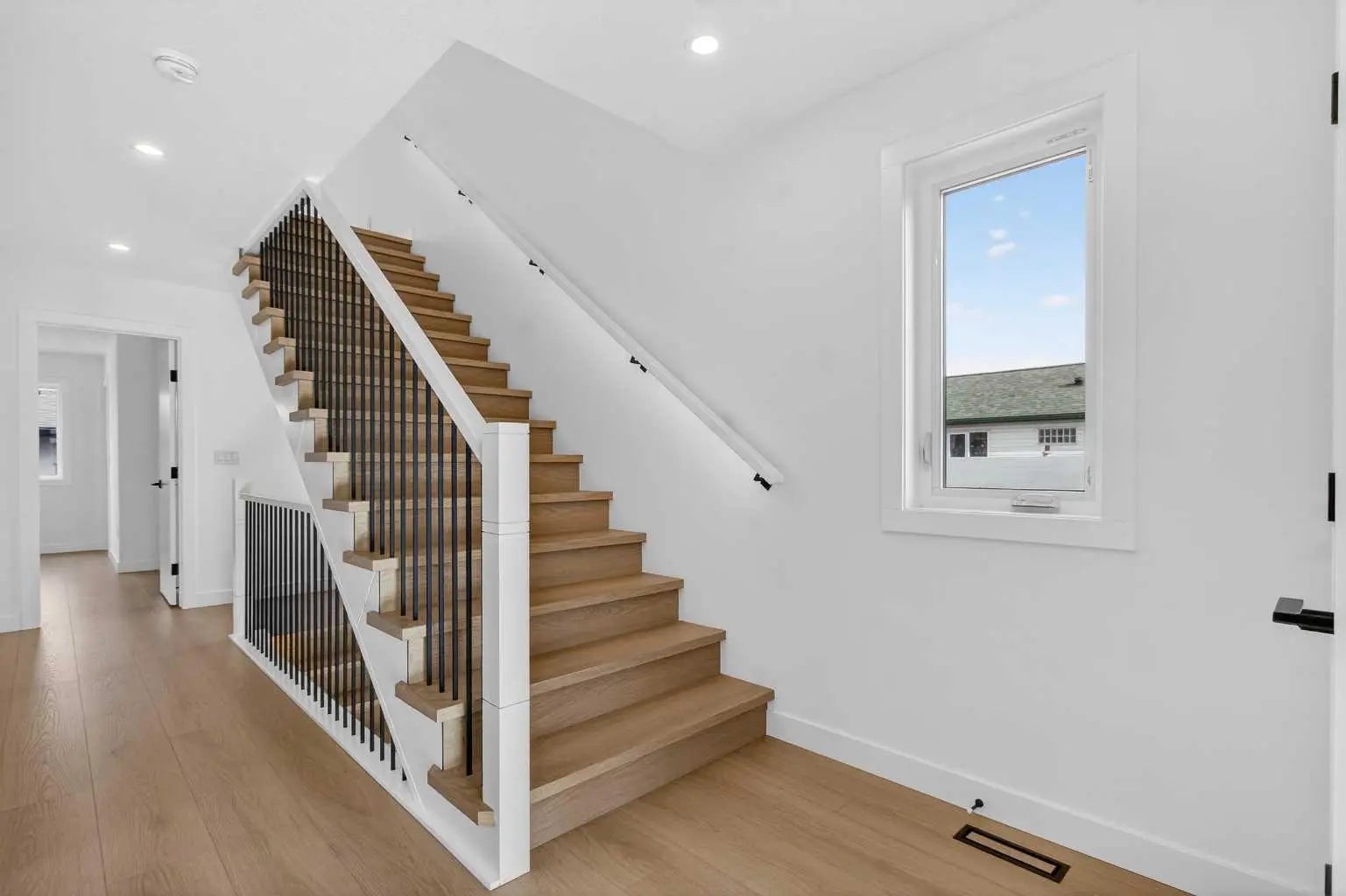 720 52 Avenue Southwest, Calgary – Residential Detached Listing Photo 17