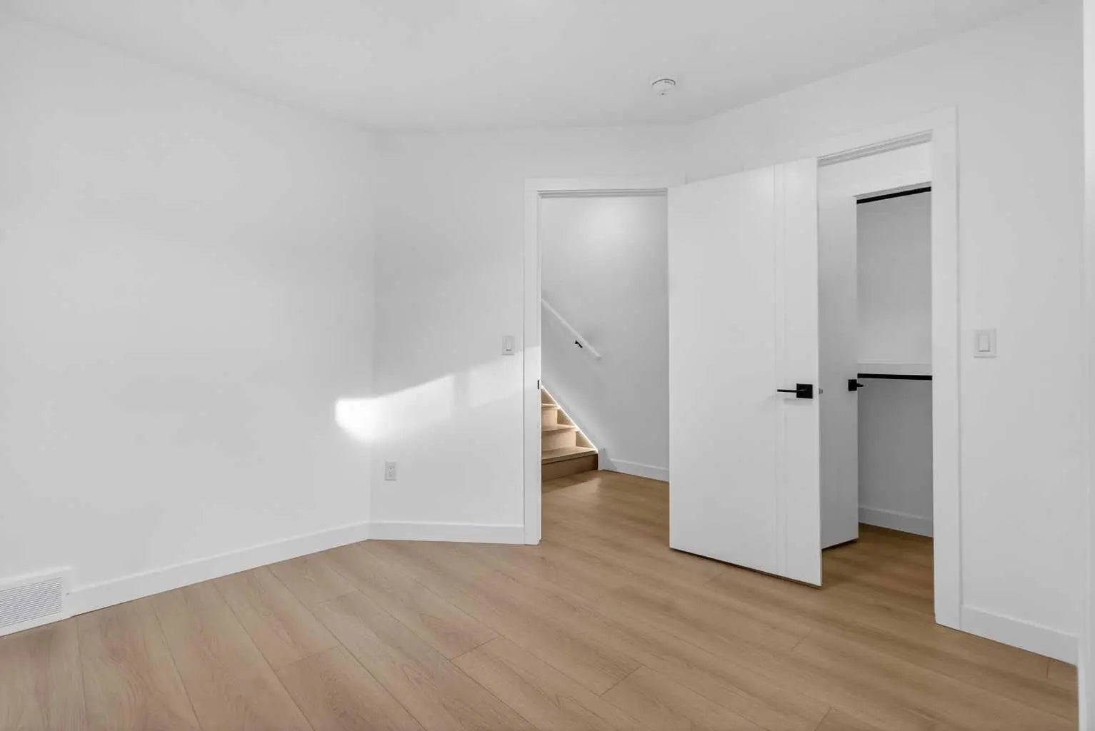 720 52 Avenue Southwest, Calgary – Residential Detached Listing Photo 37