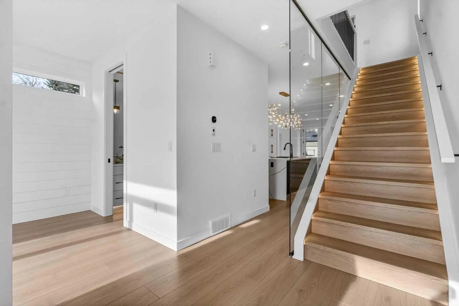 720 52 Avenue Southwest, Calgary – Residential Detached Listing Photo 4