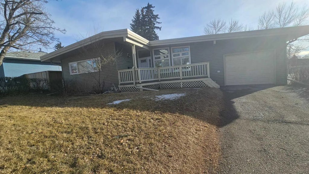 4 Clarendon Road Nw, Calgary
