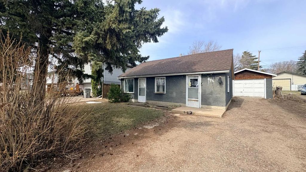 622 5 Avenue , Wainwright
