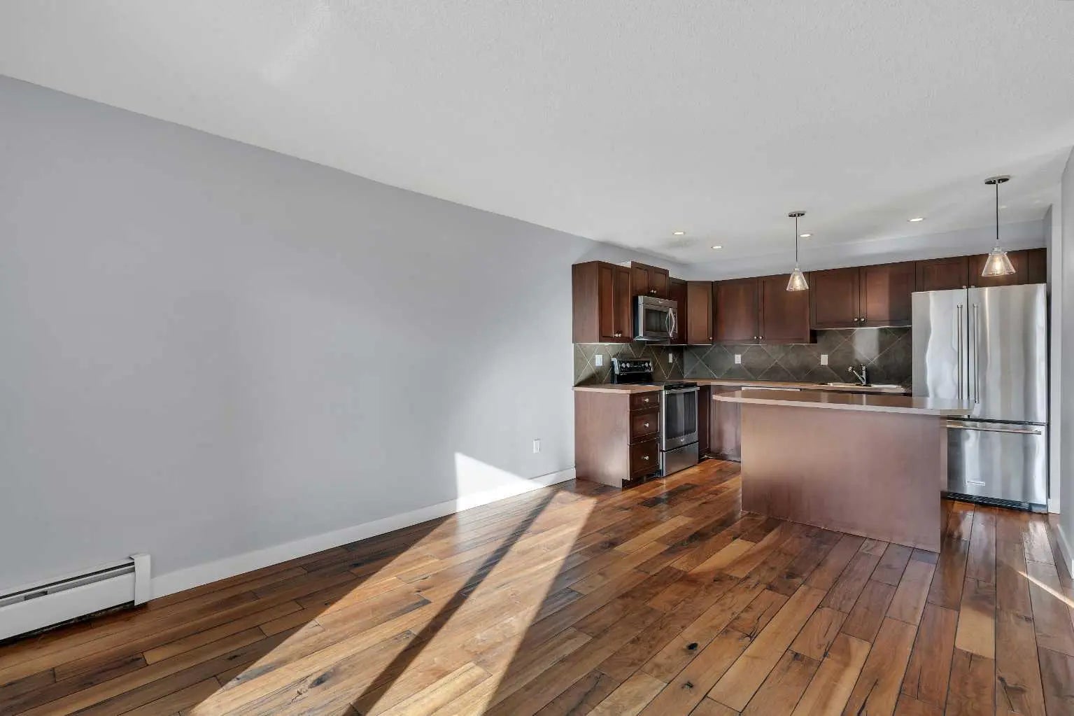 304, 1828 12 Avenue Southwest, Calgary – Residential Apartment Listing Photo 3