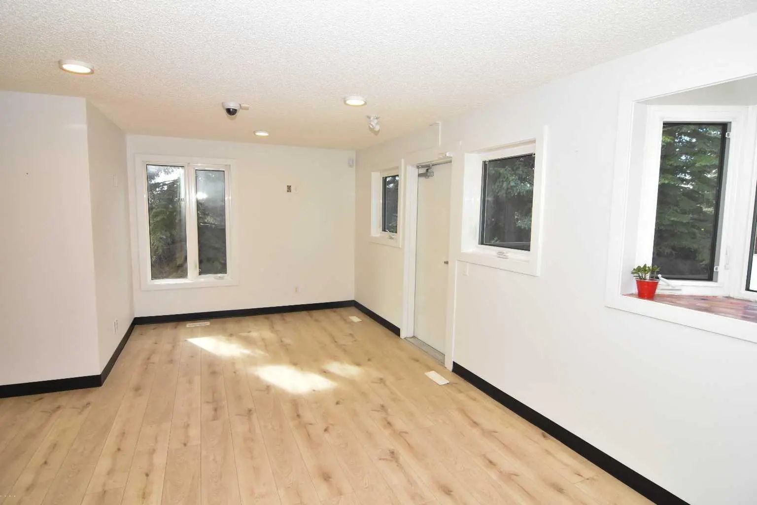 309 Main Street Northwest, Airdrie – Commercial Mixed Use Listing Photo 20