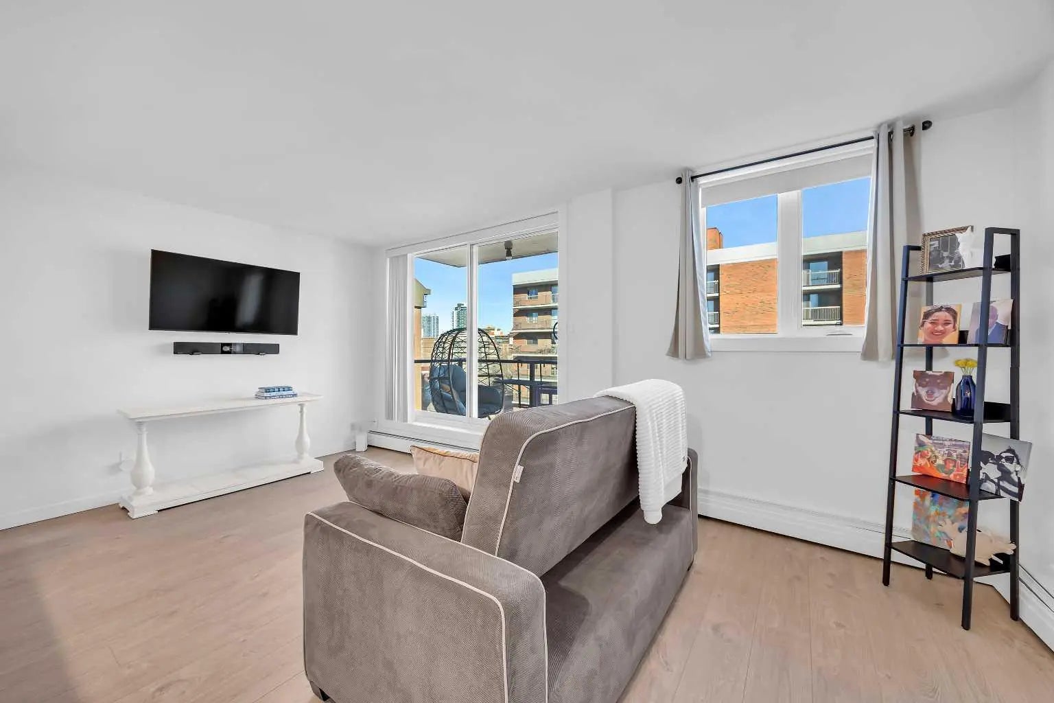 701, 1111 15 Avenue Southwest, Calgary – Residential Apartment Listing Photo 11