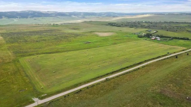 271109 50 Range Road , Cochrane