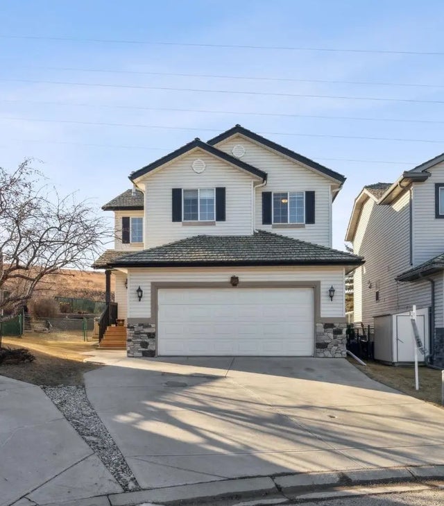 104 Bow Ridge Crescent , Cochrane