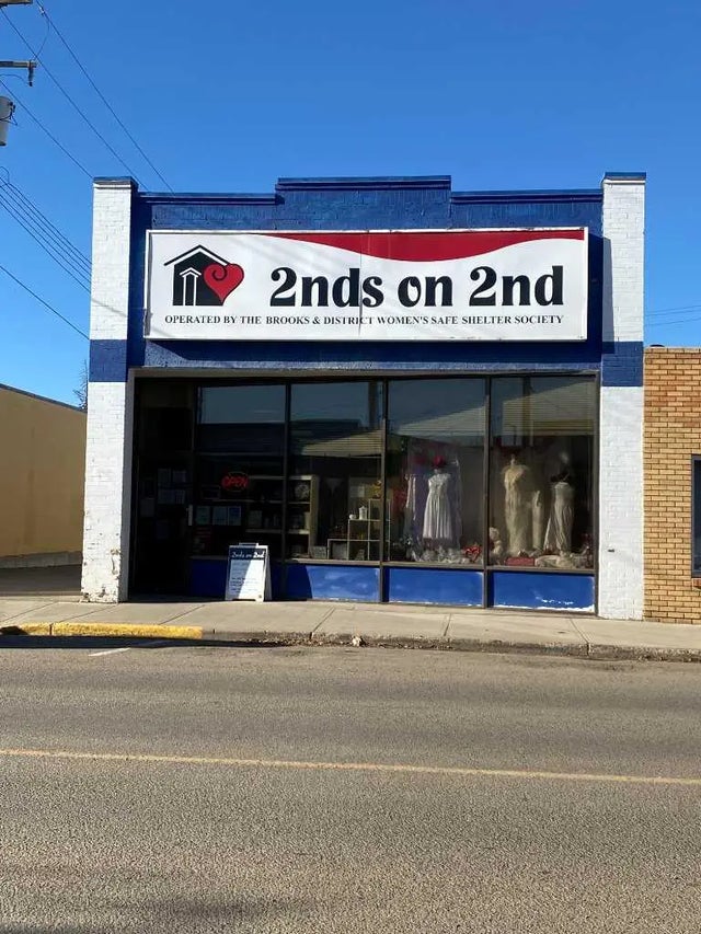 111 2 Street W, Brooks