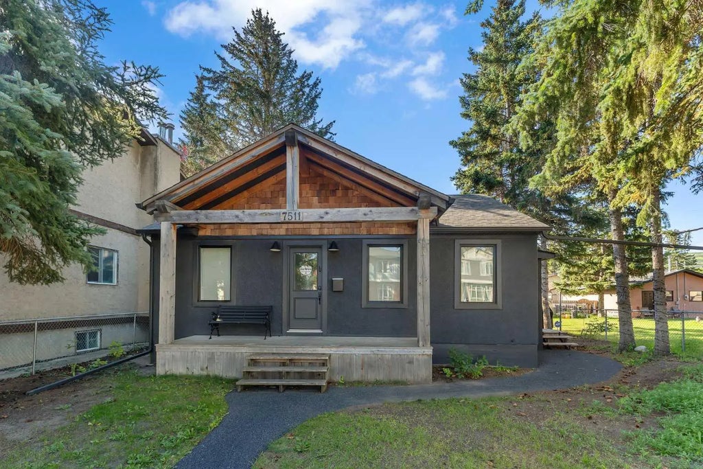 7511 36 Avenue Nw, Calgary