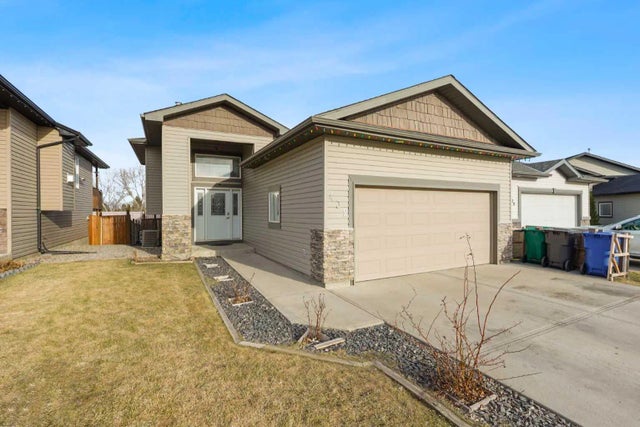 432 Firelight Point W, Lethbridge
