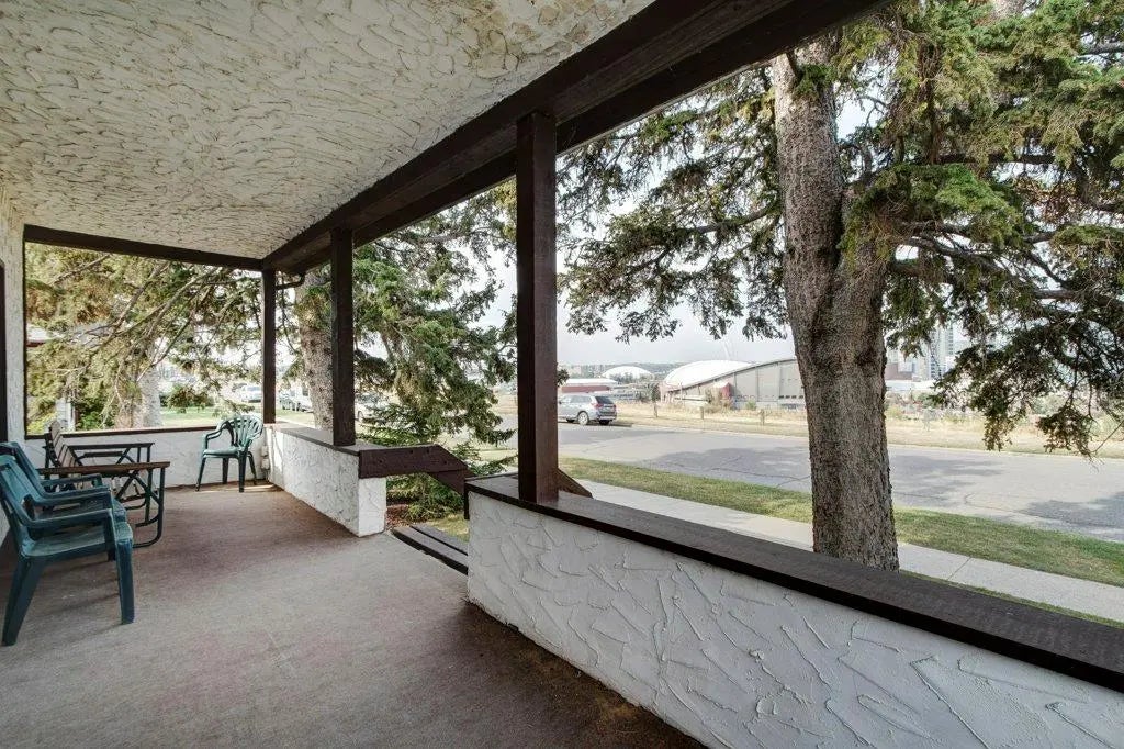 1808 Salisbury Street Southeast, Calgary – Residential Detached Listing Photo 3
