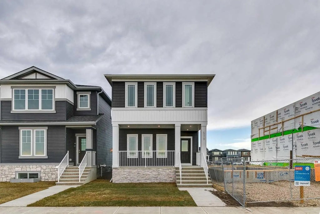 479 Hotchkiss Manor Se, Calgary