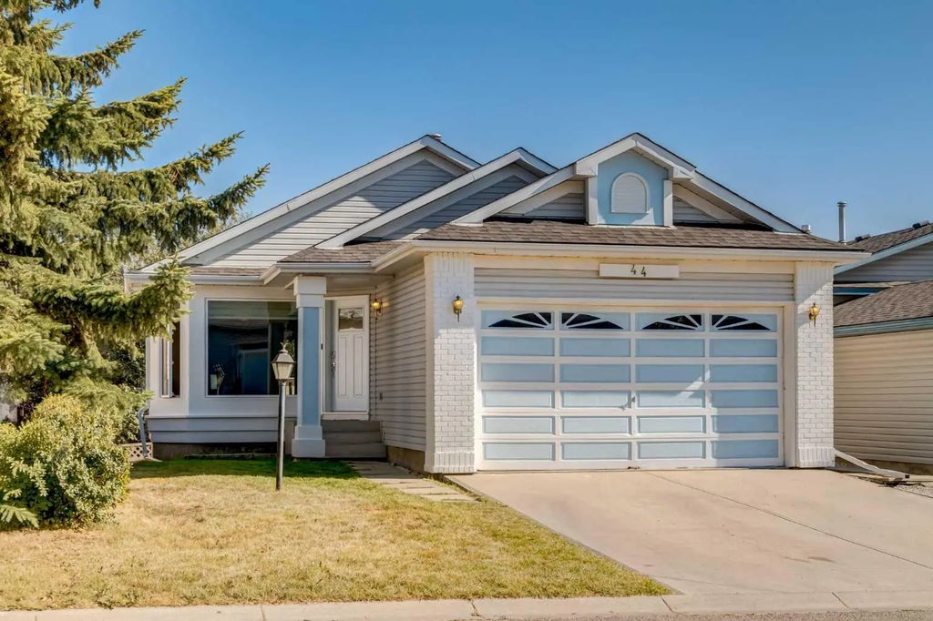 44 Citadel Manor Nw, Calgary