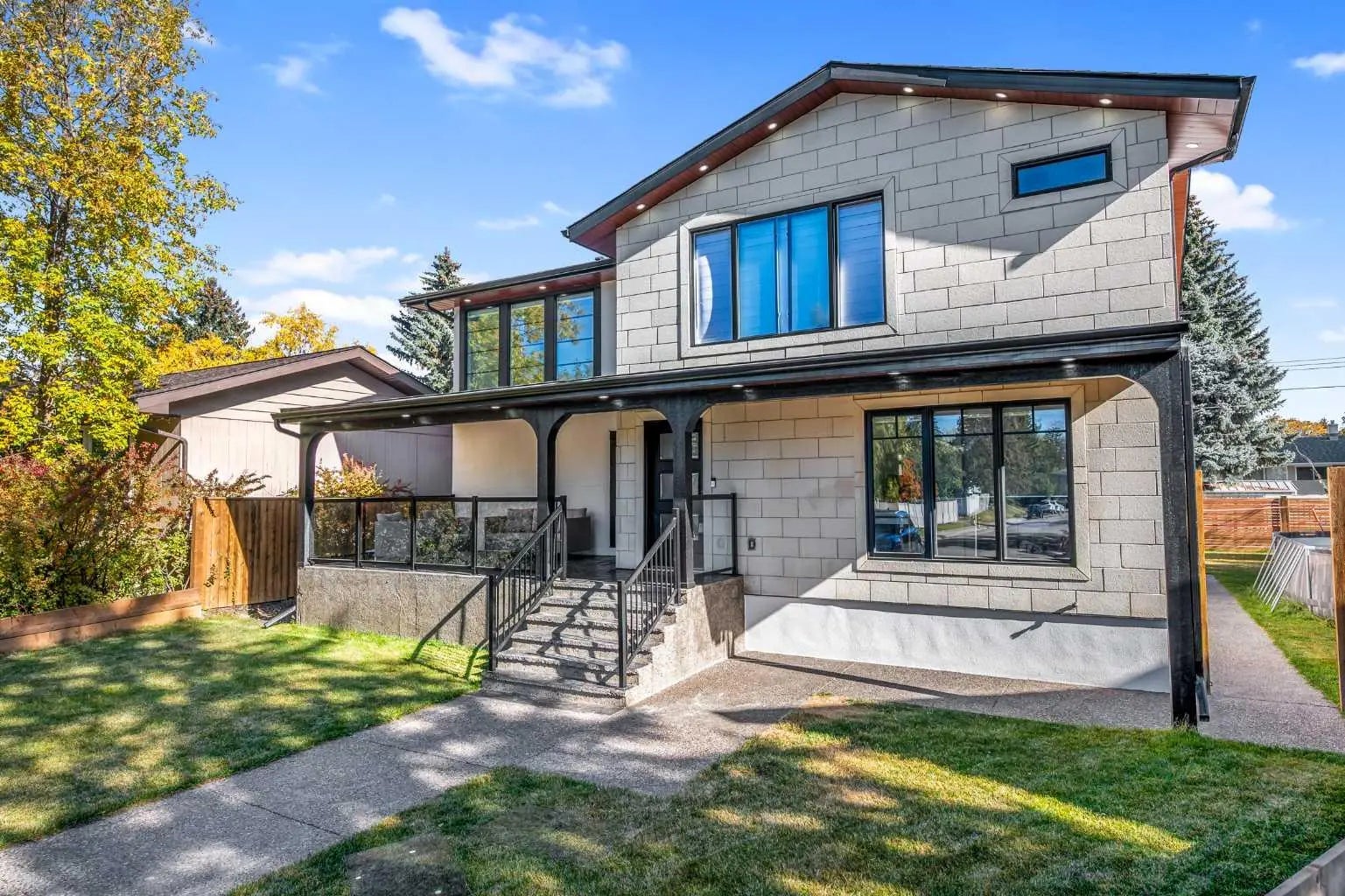 4239 Vauxhall Crescent Northwest, Calgary – Residential Detached Listing Photo 2