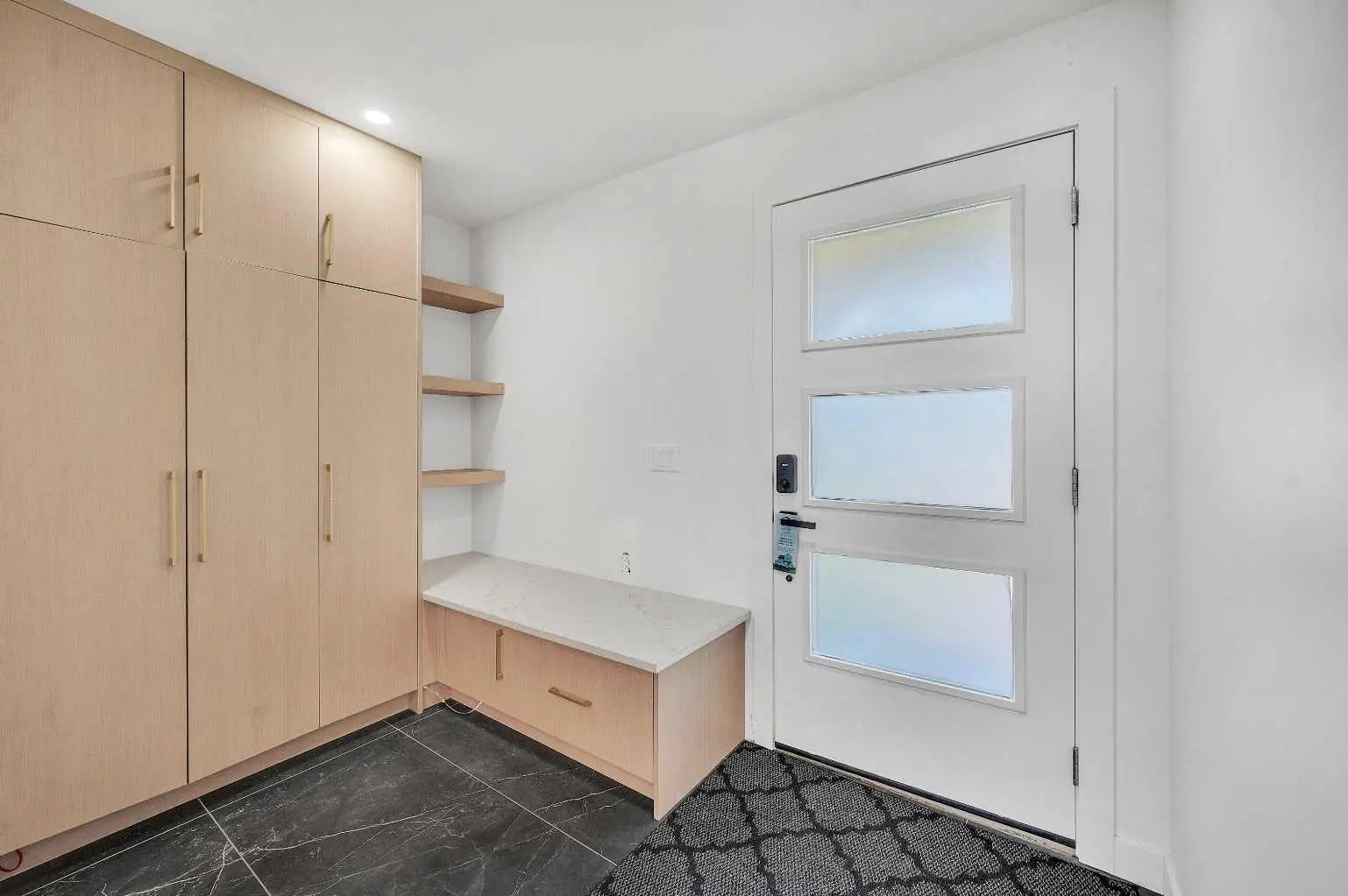 4239 Vauxhall Crescent Northwest, Calgary – Residential Detached Listing Photo 4