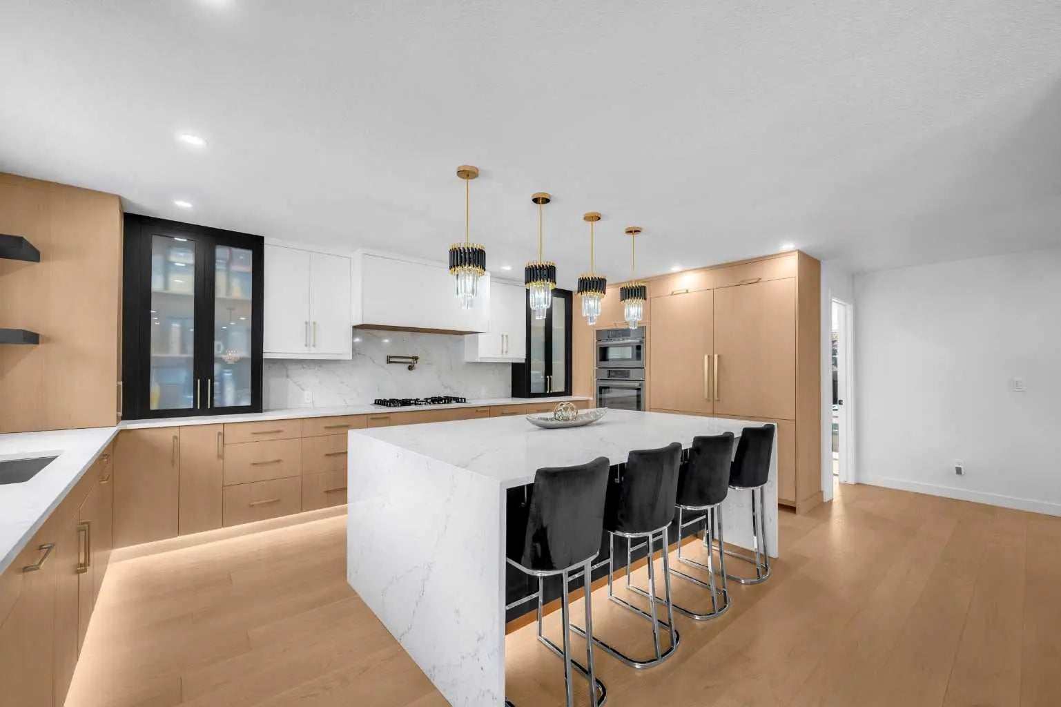 4239 Vauxhall Crescent Northwest, Calgary – Residential Detached Listing Photo 7