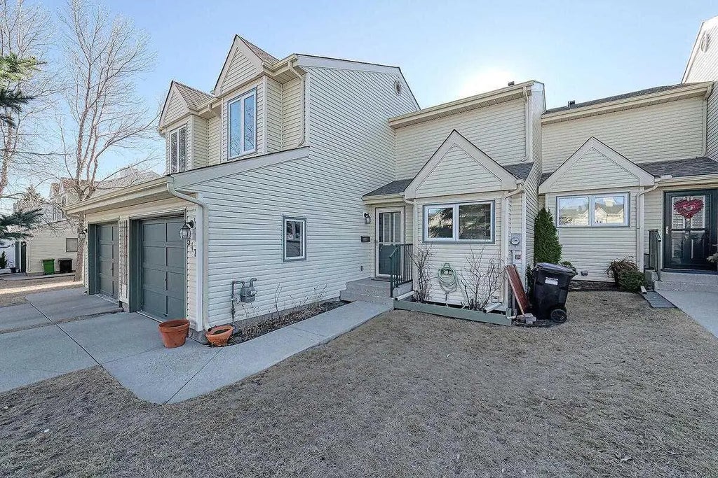 317 Sandringham Road Nw, Calgary