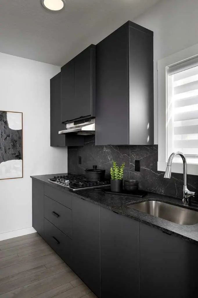 259 Corner Glen Gardens Northeast, Calgary – Residential Detached Listing Photo 3