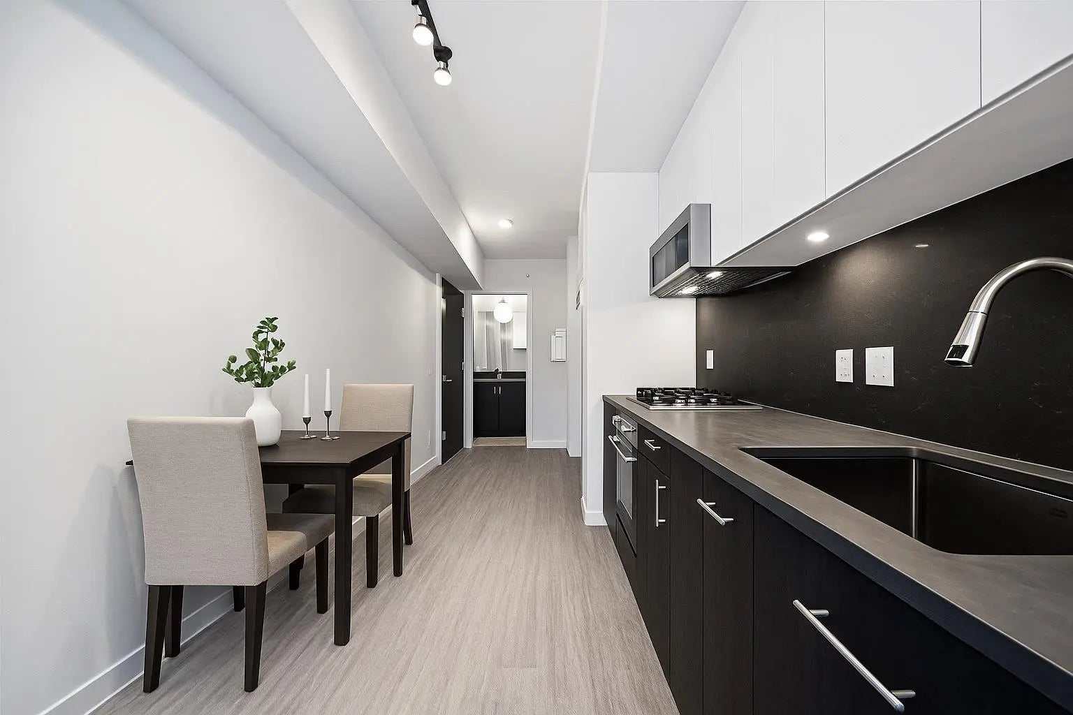 704, 730 2 Avenue Southwest, Calgary – Residential Apartment Listing Photo 4