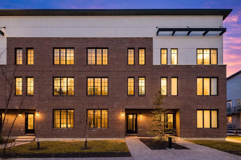 208 8155 8 Avenue Sw, Calgary