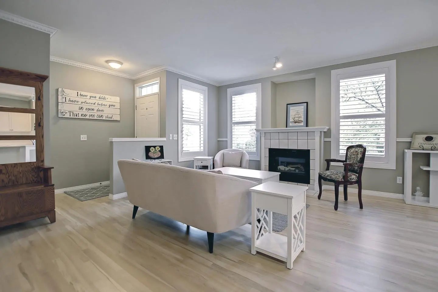 92 Prestwick Gardens Southeast, Calgary – Residential Row/Townhouse Listing Photo 3