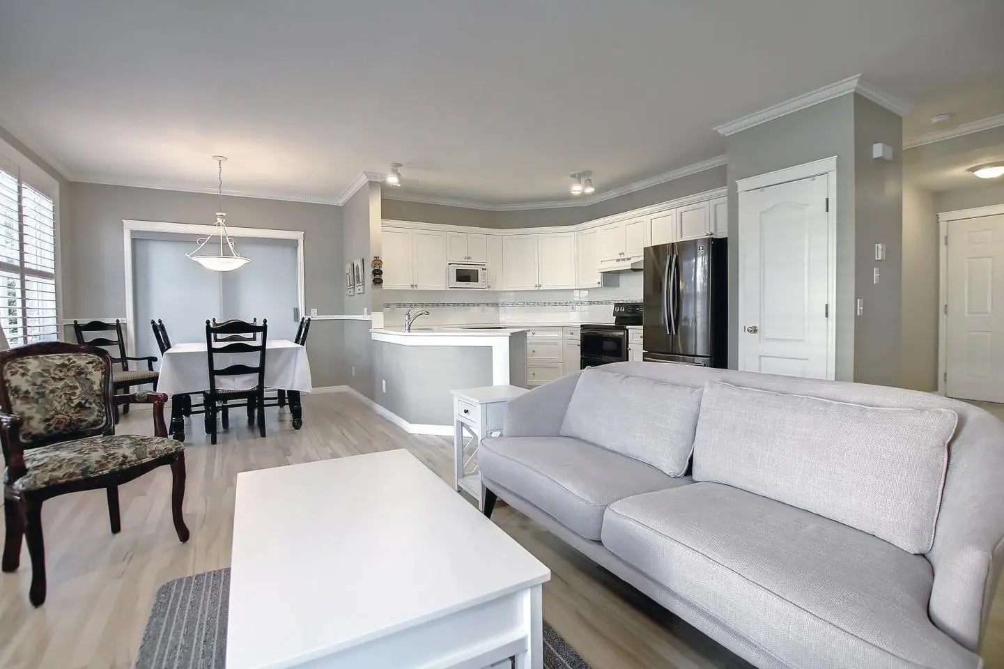 92 Prestwick Gardens Southeast, Calgary – Residential Row/Townhouse Listing Photo 4