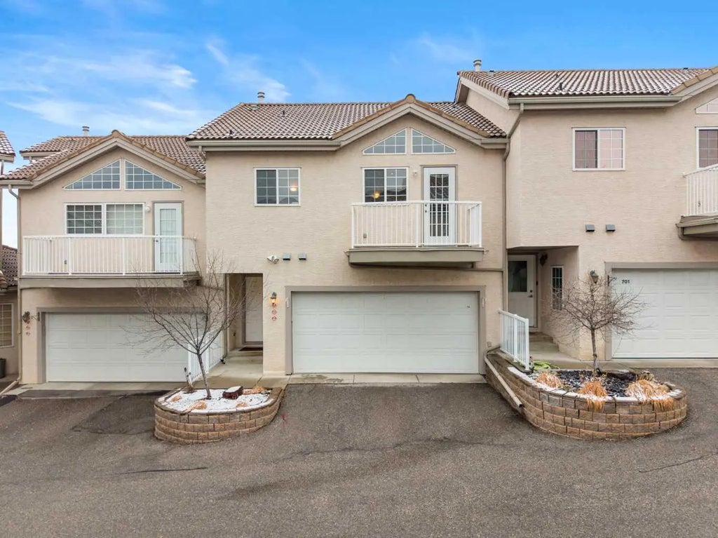 702 Patterson View Sw, Calgary