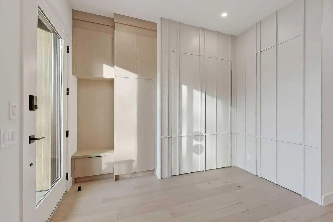 2216 35 Street Southwest, Calgary – Residential Semi Detached (Half Duplex) Listing Photo 3