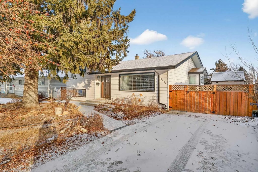 8416 7 Street Sw, Calgary
