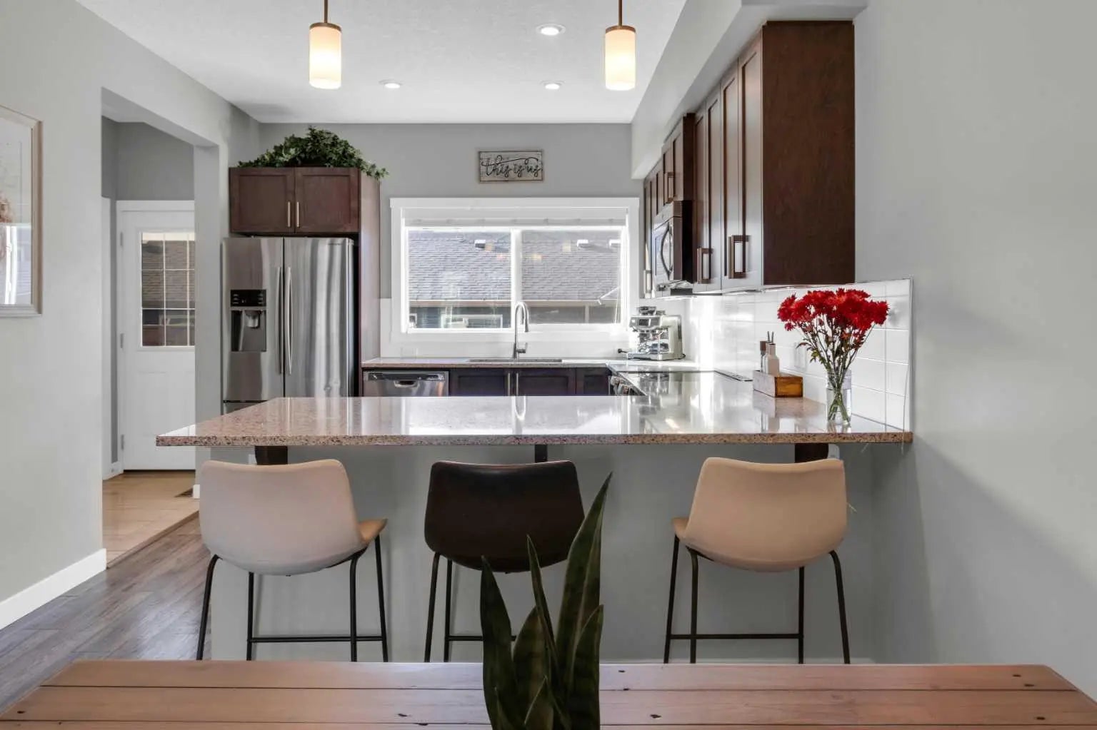 594 Hillcrest Road Southwest, Airdrie – Residential Row/Townhouse Listing Photo 8