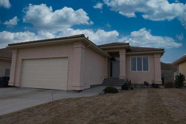 325 Canyon Boulevard W, Lethbridge