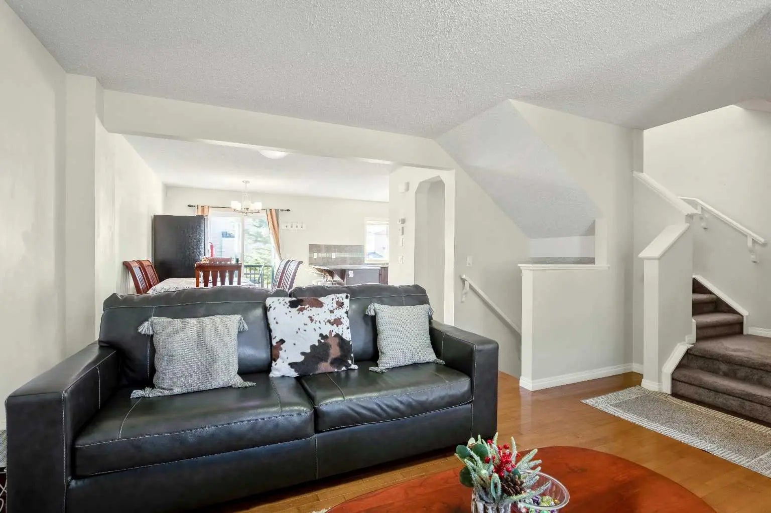 8339 Saddlebrook Drive Northeast, Calgary – Residential Row/Townhouse Listing Photo 3