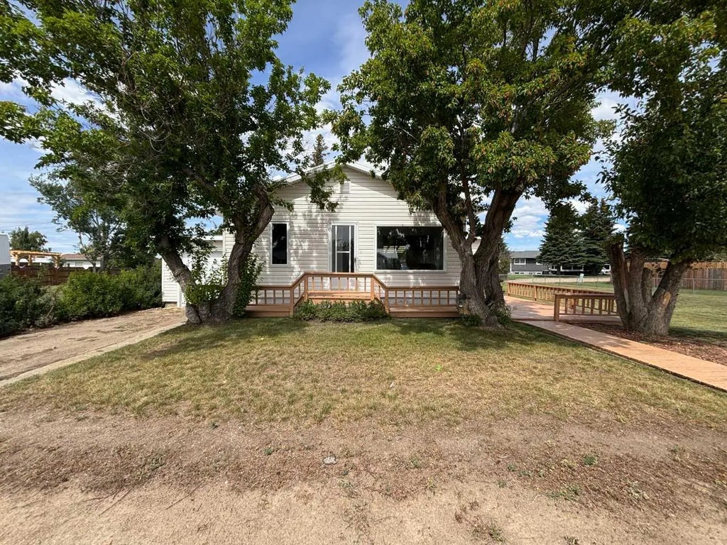 307 Centre Avenue , Coutts