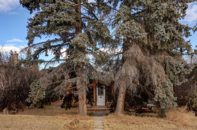 6424 32 Avenue Nw, Calgary