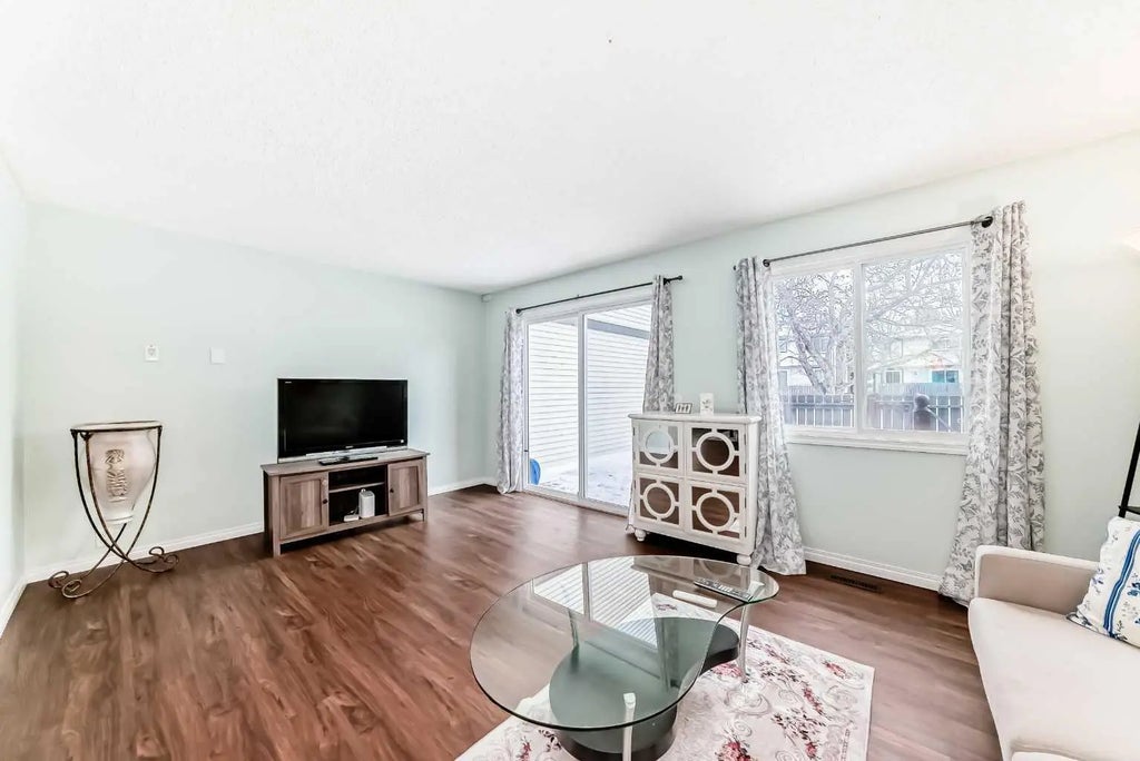 14, 115 Bergen Road Nw, Calgary