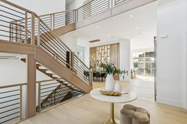 2613 6 Avenue Nw, Calgary