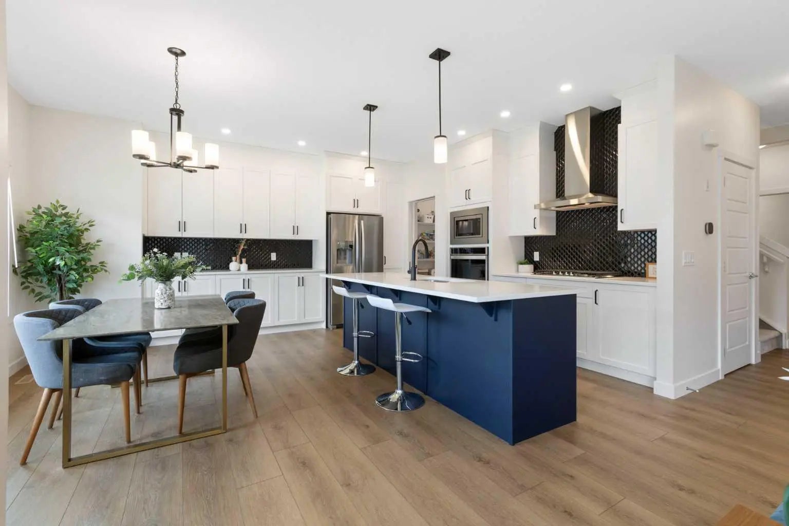 Photo of Listing #A2288190