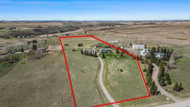 306023 92 Street E, De Winton