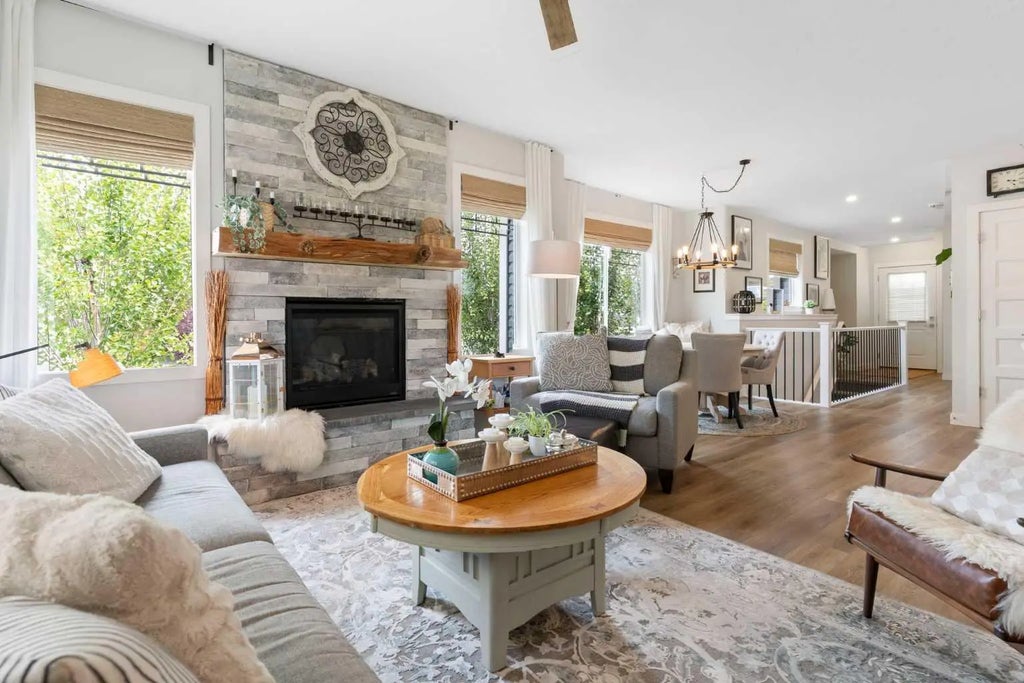 6 Emberside Hollow , Cochrane