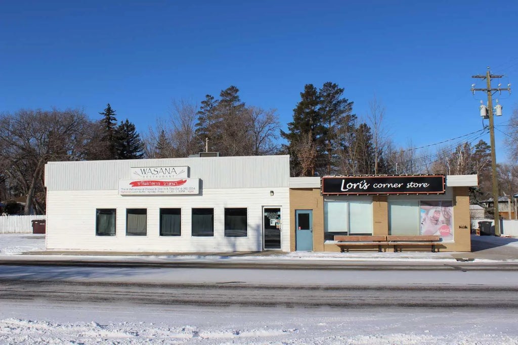 135 Young Road S, Brooks