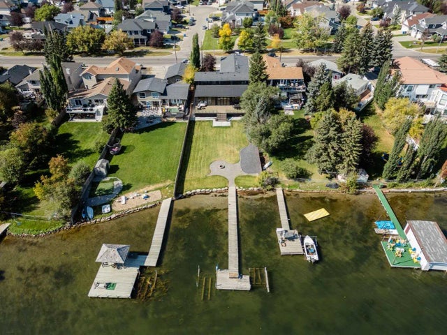 692 West Chestermere Drive , Chestermere
