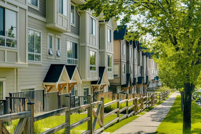 958 Sherwood Boulevard Nw, Calgary