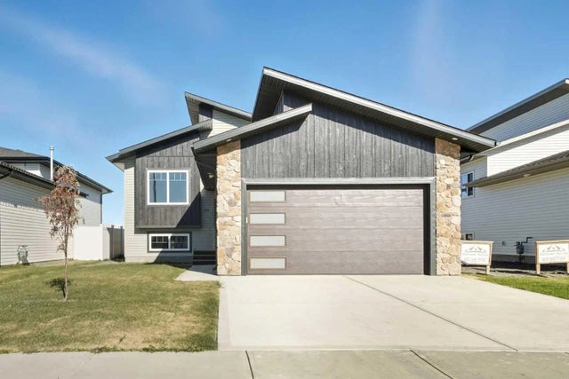 66 Metcalf Way , Lacombe