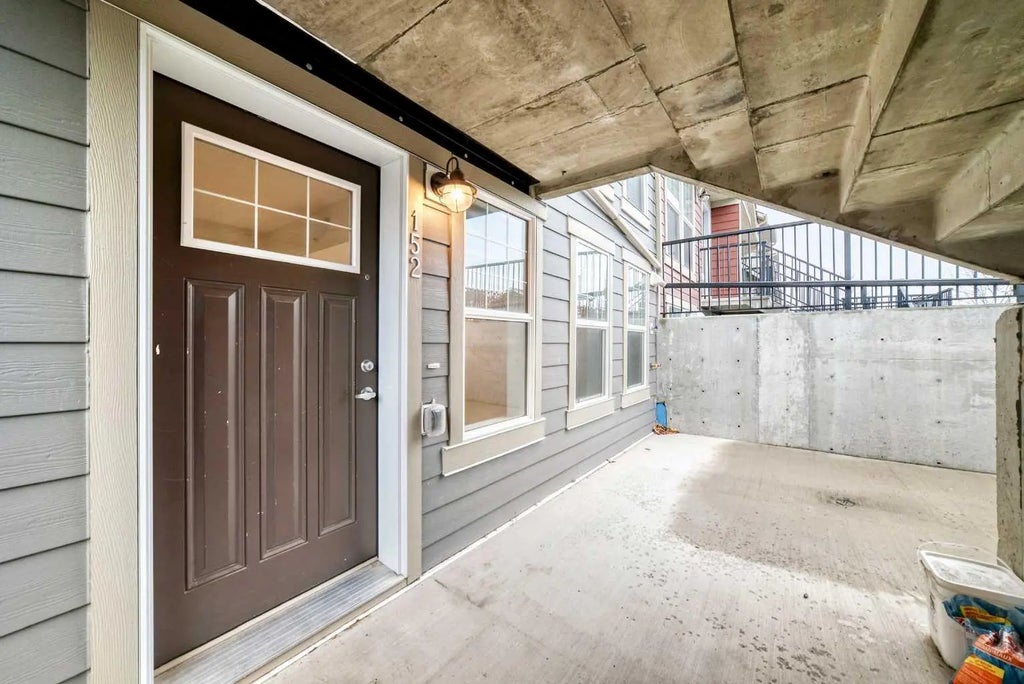152 Cranbrook Square SE, Calgary