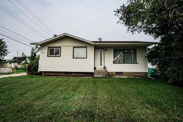10916 105 Avenue , Fairview