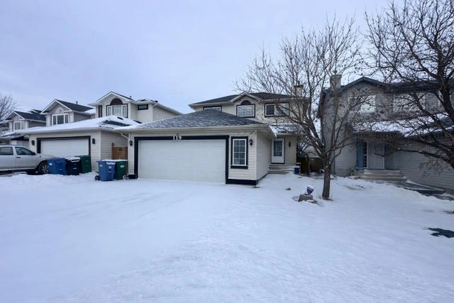 Calgary Home for Sale: Residential Listing in Country Hills