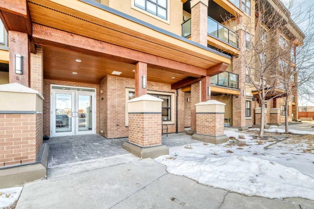 Airdrie Home for Sale: Residential Listing in Kings Heights