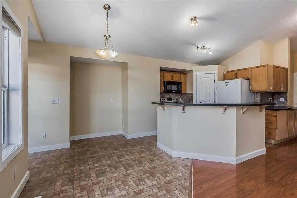 211 Saddlebrook Way Northeast, Calgary – Residential Detached Listing Photo 11